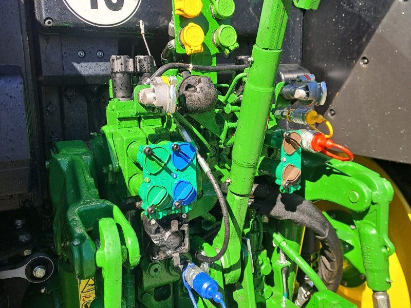John Deere 6100M