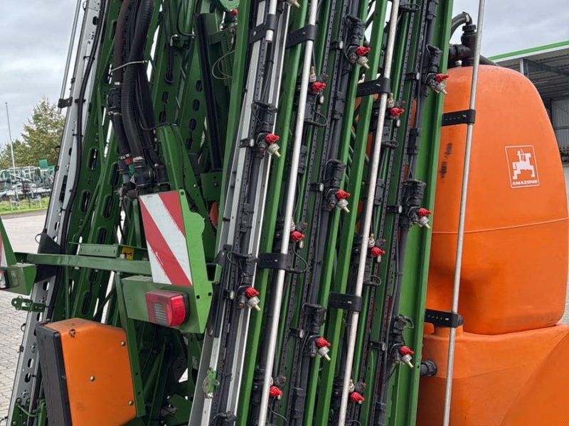 Amazone UF 1501 mit Fronttank