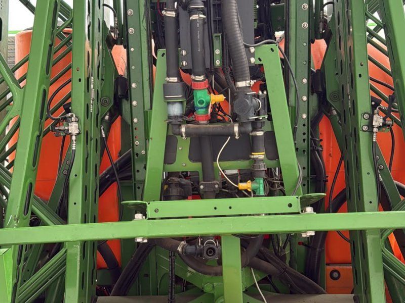 Amazone UF 1501 mit Fronttank