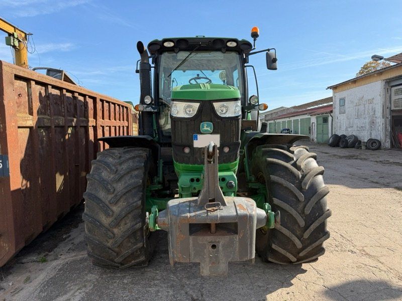 John Deere 6210 R PowrQuad