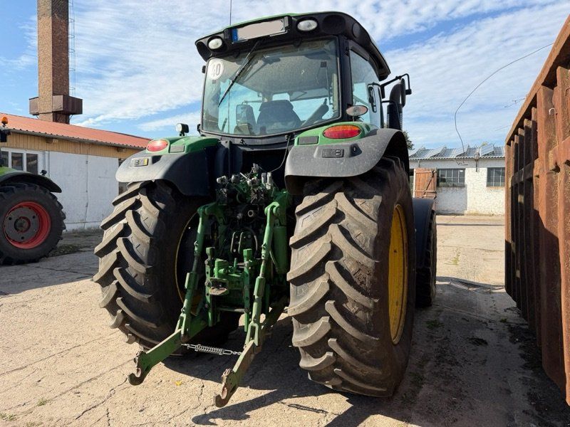 John Deere 6210 R PowrQuad