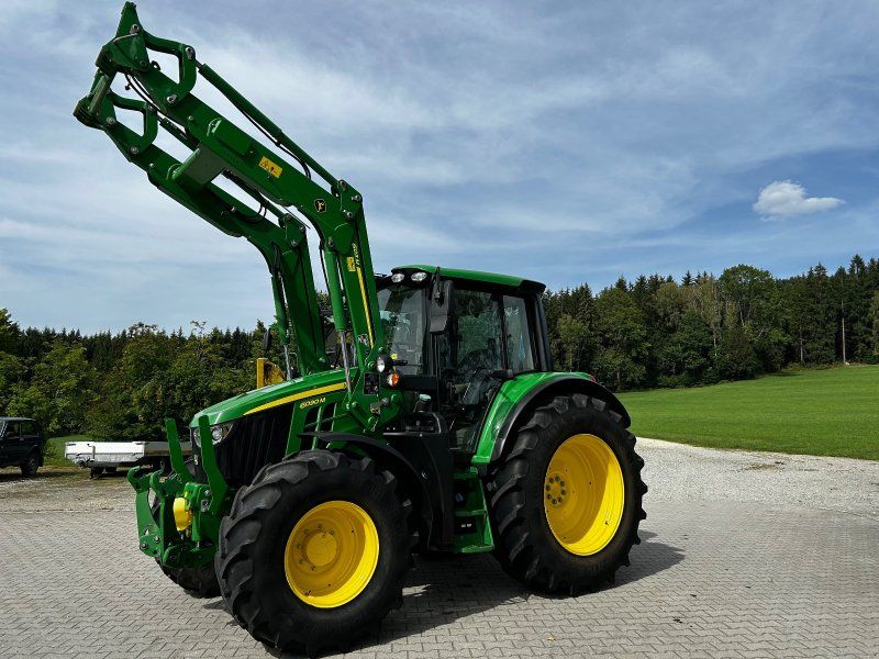 John Deere 6090M