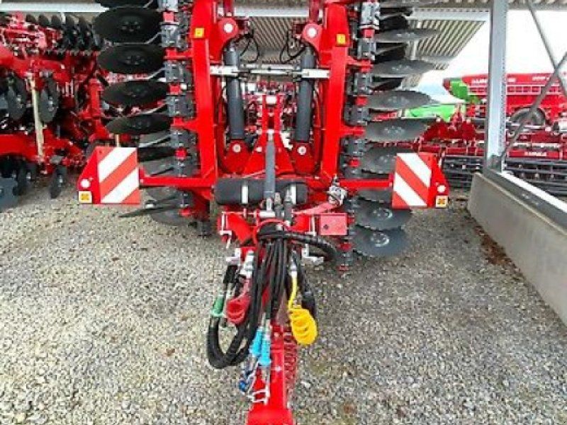 Unia Ares XL H 6 Kurz mit Fahrgestell 6 m Doppel U-Walze