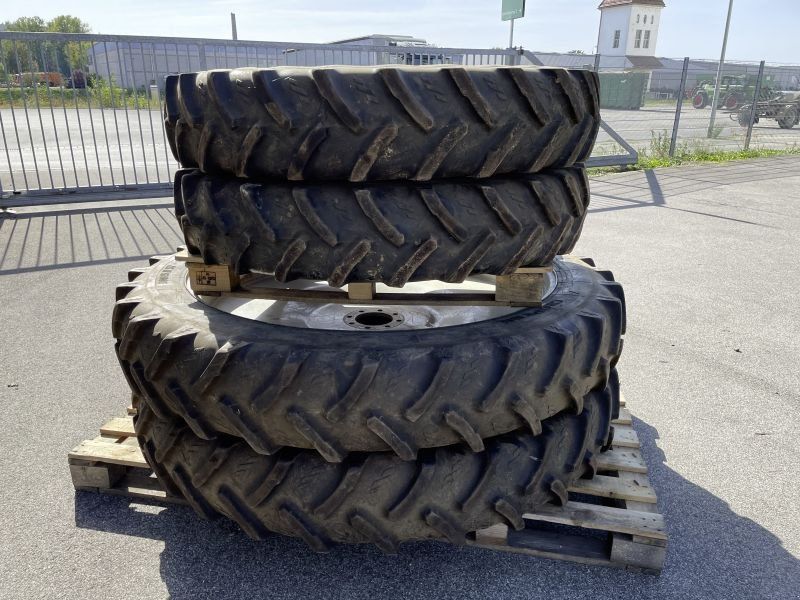 Massey Ferguson KLEBER 270/95 R38 & 300/95 R52