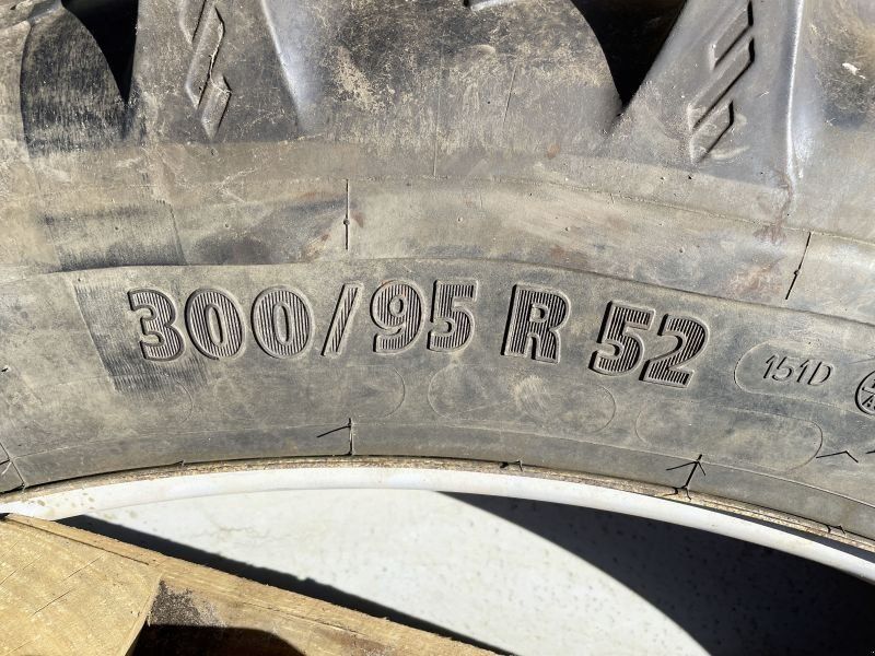 Massey Ferguson KLEBER 270/95 R38 & 300/95 R52