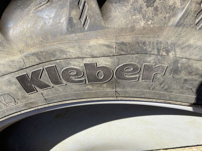 Massey Ferguson KLEBER 270/95 R38 & 300/95 R52
