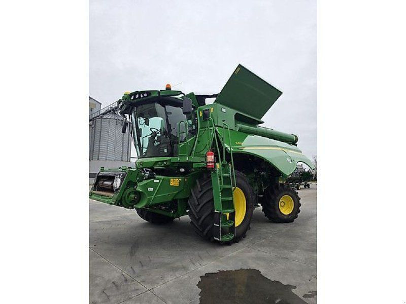 John Deere S670