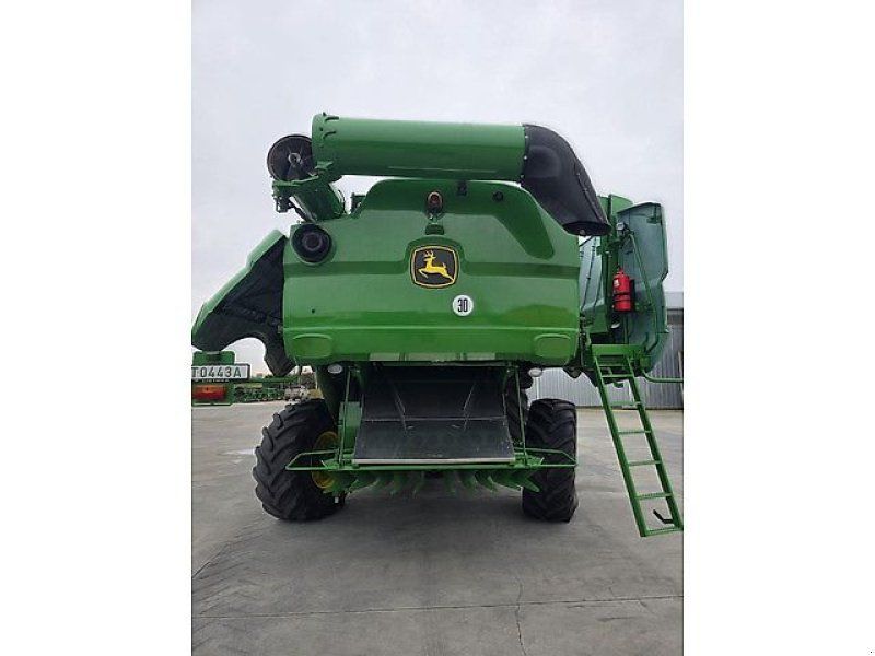 John Deere S670