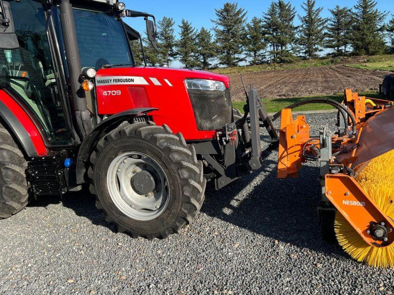Massey Ferguson 4709 Snerydnings køretøj