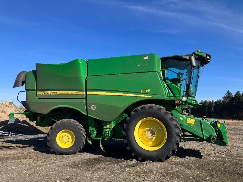 John Deere S785
