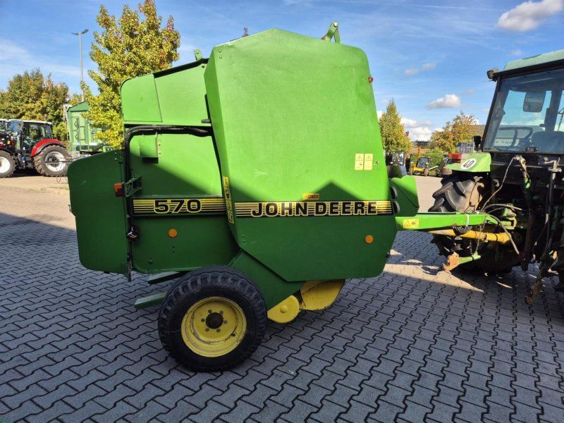 John Deere 570