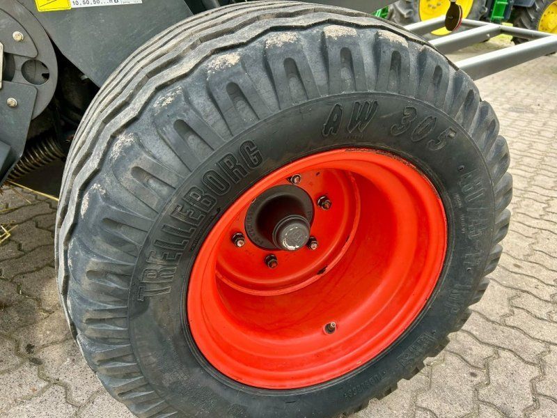 Claas Variant 385