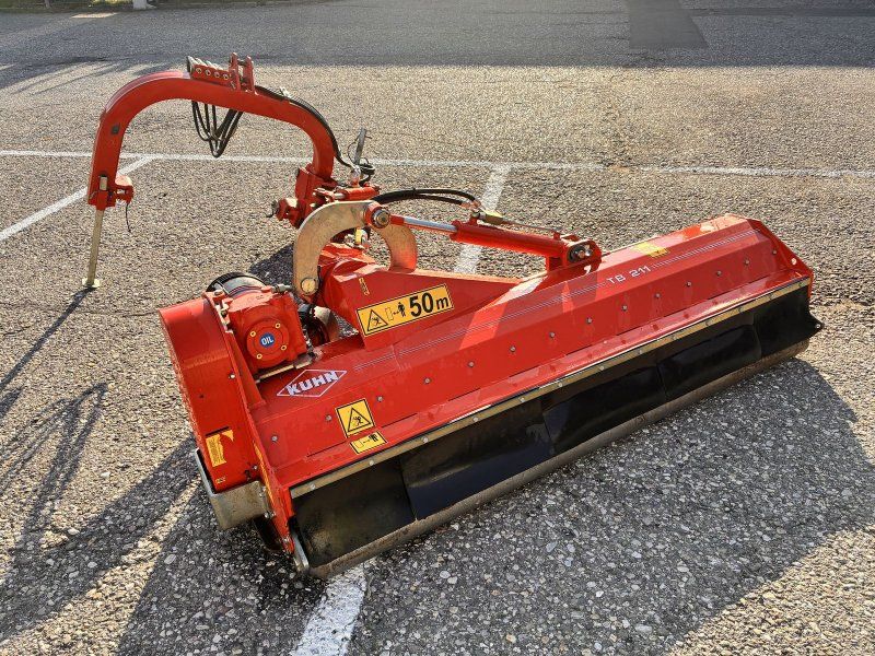 Kuhn TB 211