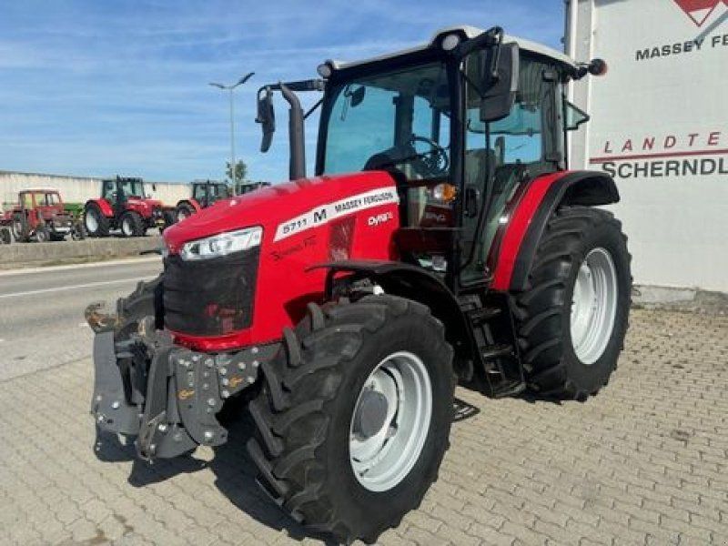 Massey Ferguson 5711 M Dyna 4