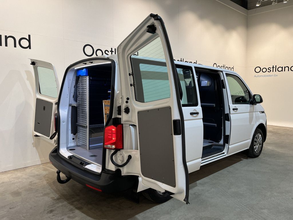 Volkswagen Transporter 2.0 TDI L1H1 150 PK Servicebus / Sortimo Inrichting / Euro 6 / 220V. / Airco / CarPlay / Camera / Cruise Control / Trekhaak / 3-Zits /