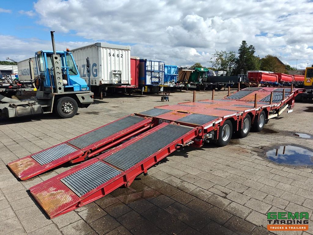 Wega Vega3 12m Semi-Low Loader - 1.8m Extendable - Hydraulic Deck - Hydraulic Ramps - Trailing Axle + Lift Axle - 07/2027 MOT