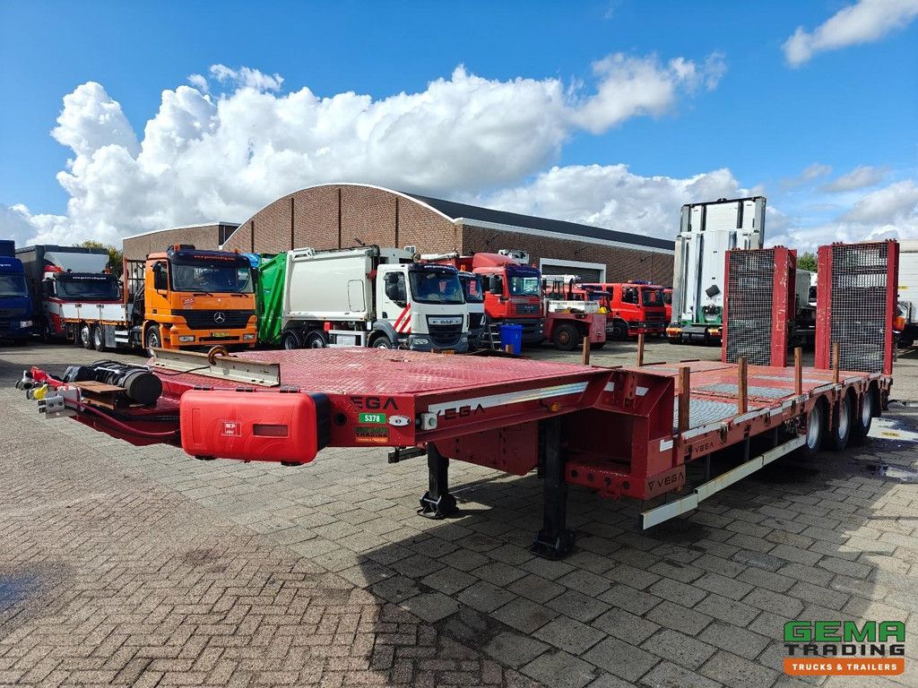 Wega Vega3 12m Semi-Low Loader - 1.8m Extendable - Hydraulic Deck - Hydraulic Ramps - Trailing Axle + Lift Axle - 07/2027 MOT