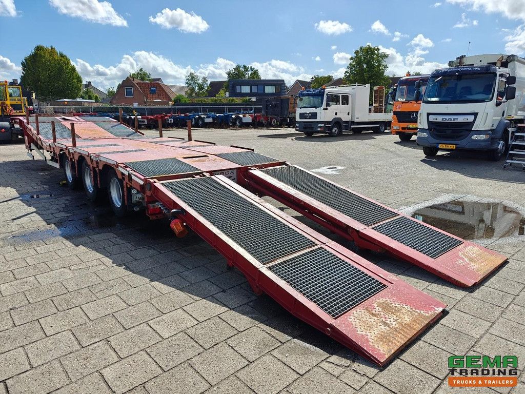 Wega Vega3 12m Semi-Low Loader - 1.8m Extendable - Hydraulic Deck - Hydraulic Ramps - Trailing Axle + Lift Axle - 07/2027 MOT