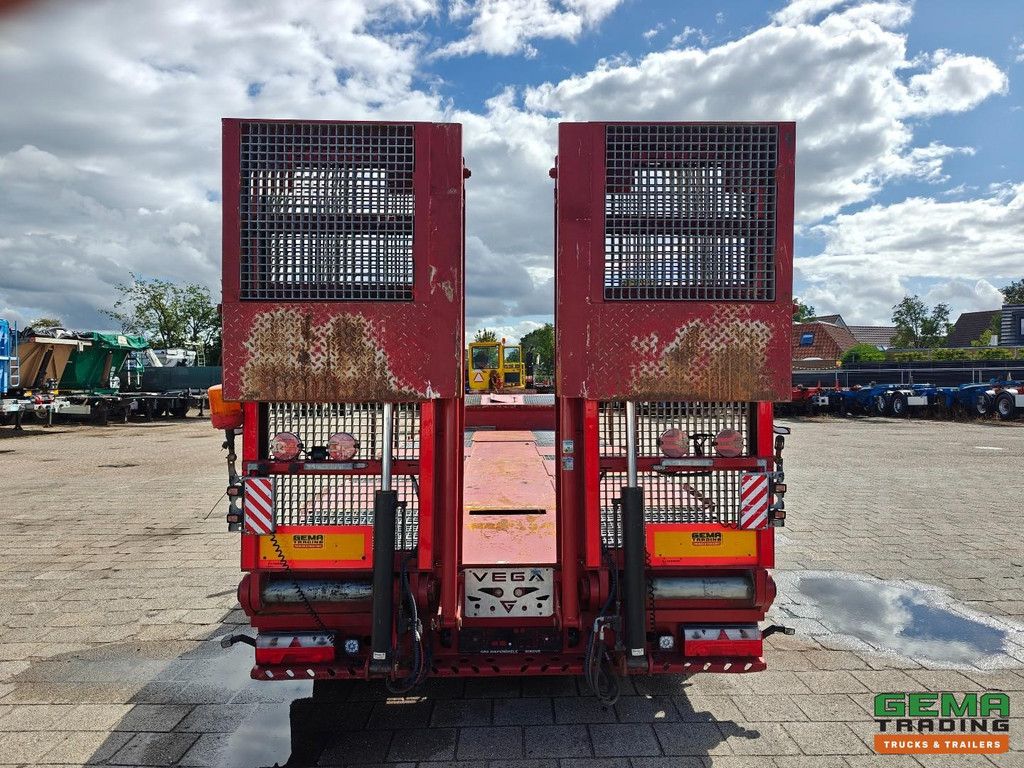 Wega Vega3 12m Semi-Low Loader - 1.8m Extendable - Hydraulic Deck - Hydraulic Ramps - Trailing Axle + Lift Axle - 07/2027 MOT