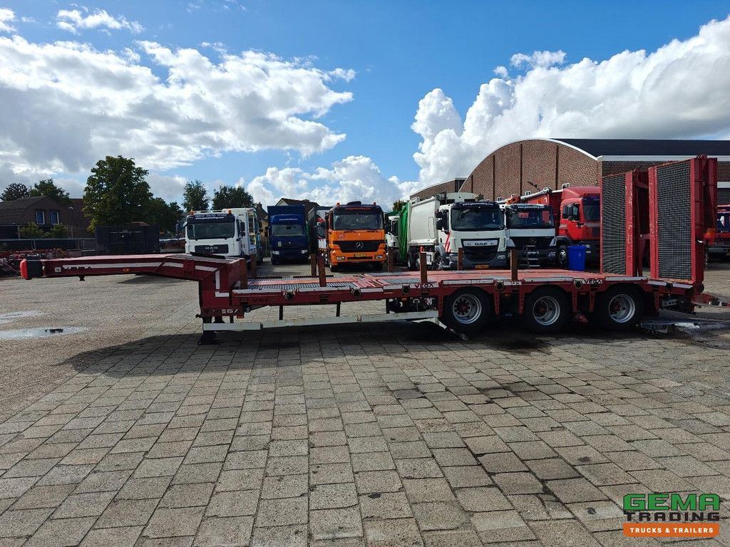 Wega Vega3 12m Semi-Low Loader - 1.8m Extendable - Hydraulic Deck - Hydraulic Ramps - Trailing Axle + Lift Axle - 07/2027 MOT