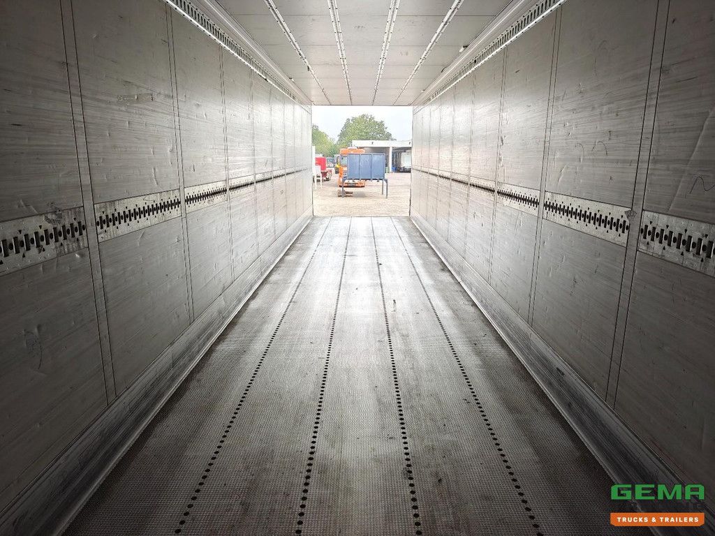 Schmitz Cargobull SKO 24 Kühl-/Gefrierbox + ThermoKing SLX300 (4558 Betriebsstunden) + Ladebordwand 2000 kg - Verzinkt - Scheibenbremse - TÜV bis 06/2027