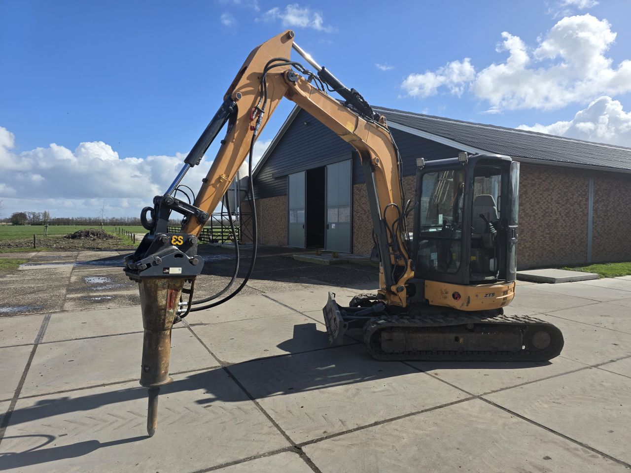 Montabert hydraulische sloophamer 3 tot 7,5 tons prikker