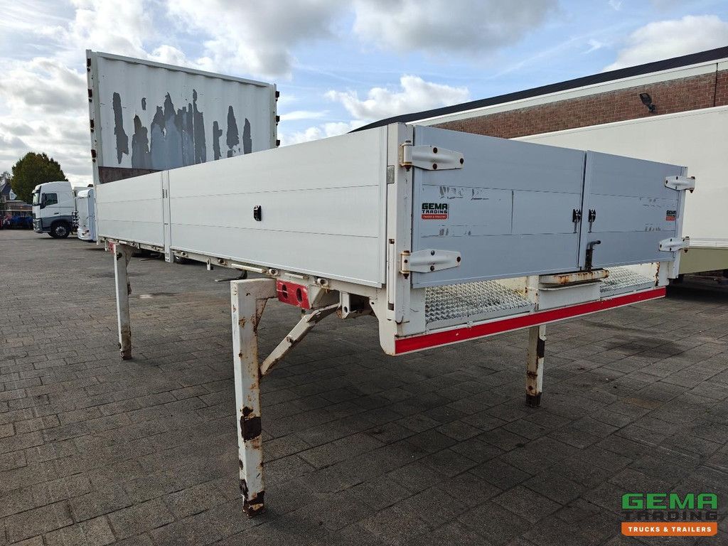 Krone WP73 LF4-BW 5.65m Swap Box with Loading Ramps - Support Legs - ALU Side Panels - Tie-down Eyes - Double Twistlocks