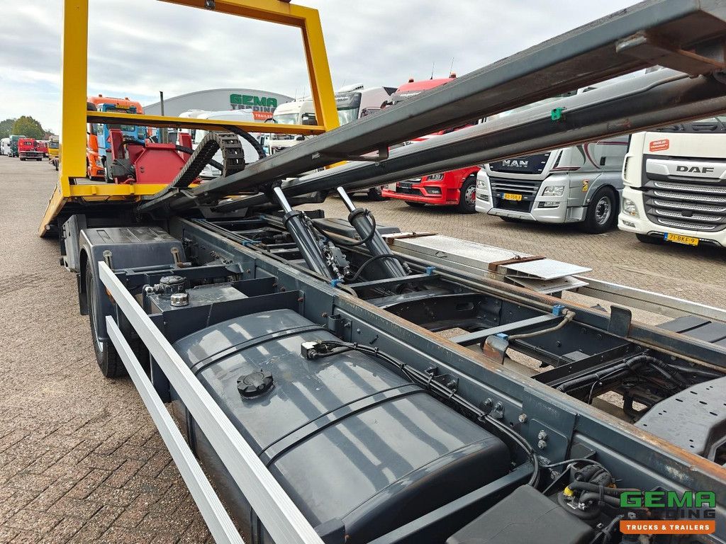 Volvo FL 240 4x2 Schlafkabine Euro 5 - 6-Zylinder - Thomas 12/5 t + Seilwinde 3,6 t + Brille 2000 kg - Navi - TÜV bis 03/2027