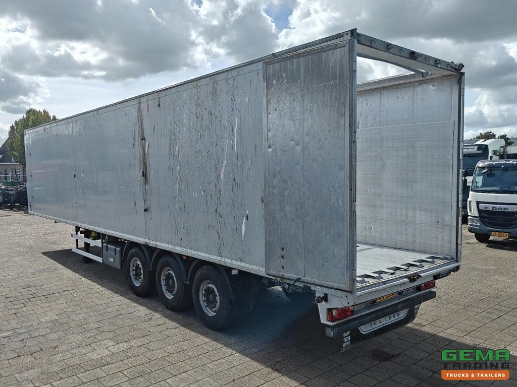 Knapen K100 92 m³ - Laufboden - Verzinktes Fahrgestell - 10 mm Boden - Fernbedienung - Valx-Scheibenbremsen