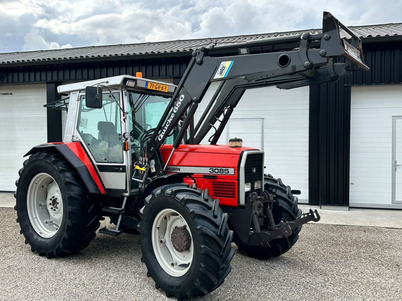 Massey Ferguson 3085