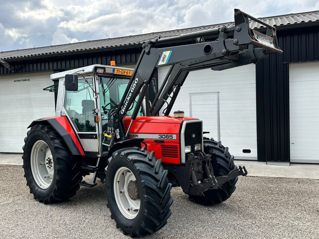 Massey Ferguson 3085