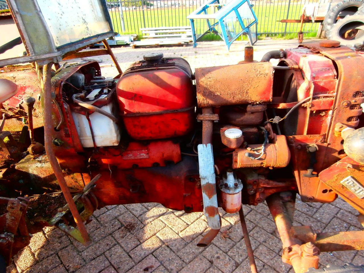 Mc Cormick D 219 loop sloop motor loopt goed