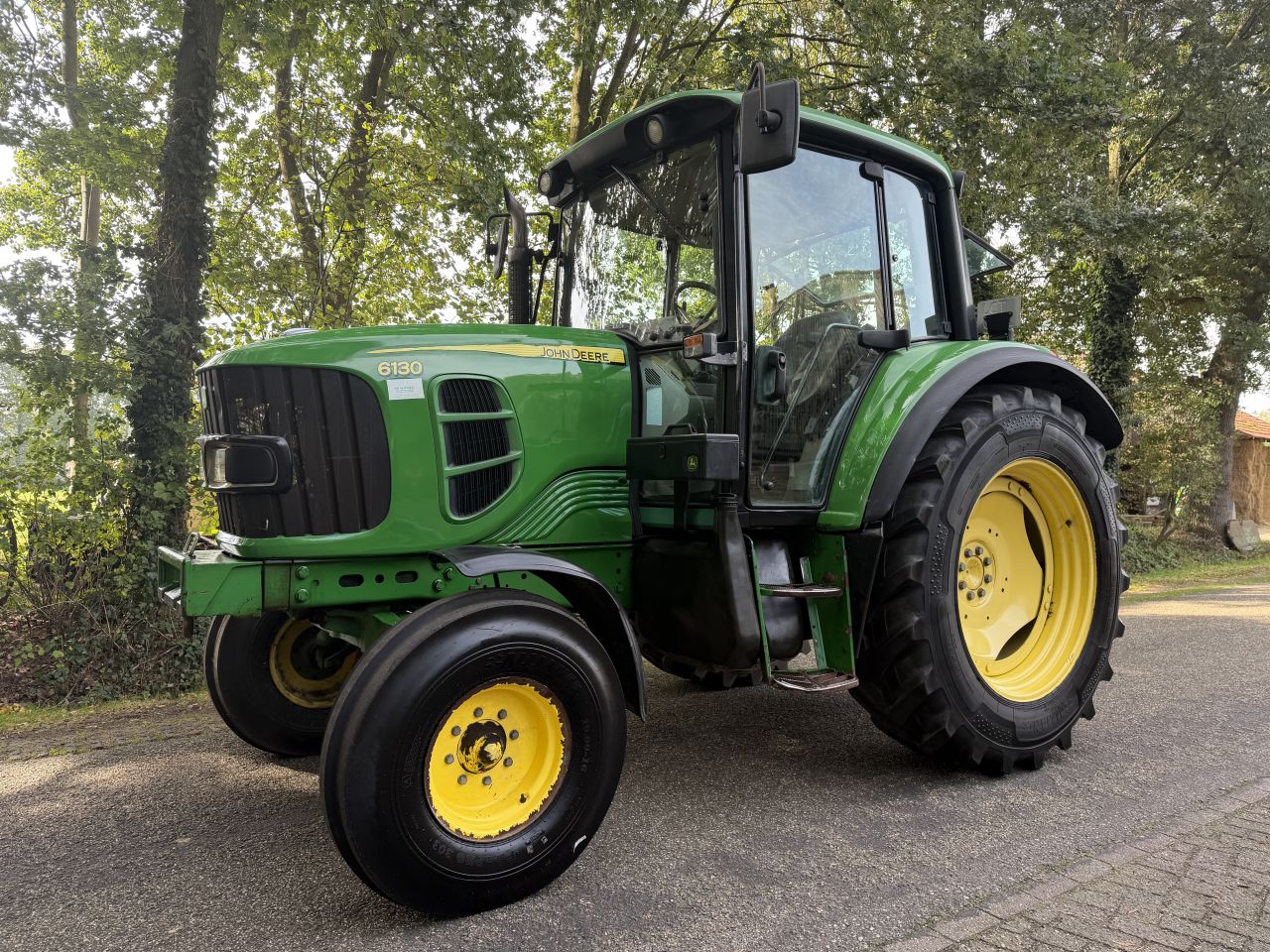 John Deere 6130