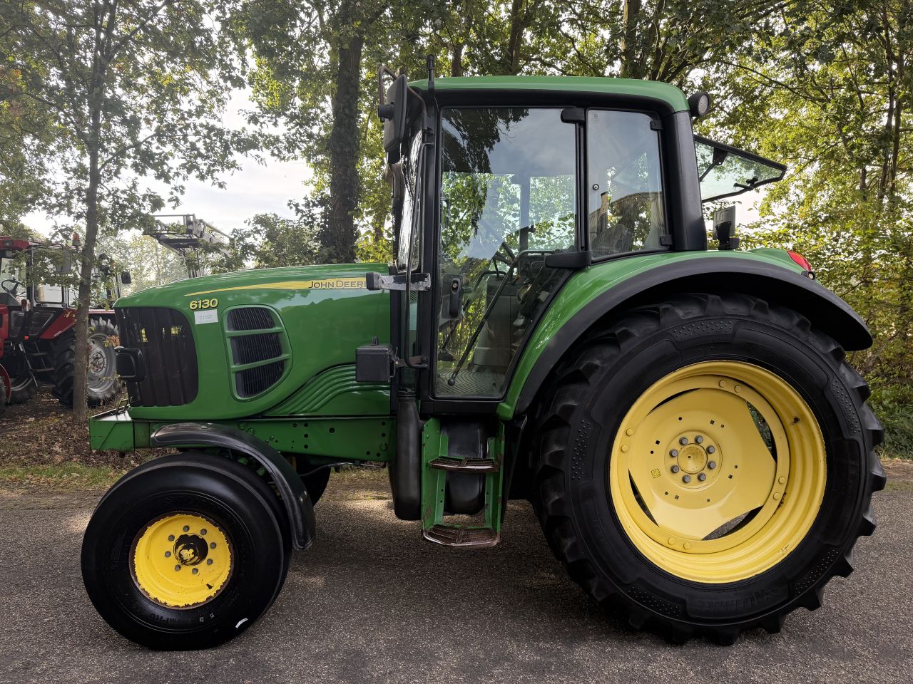 John Deere 6130