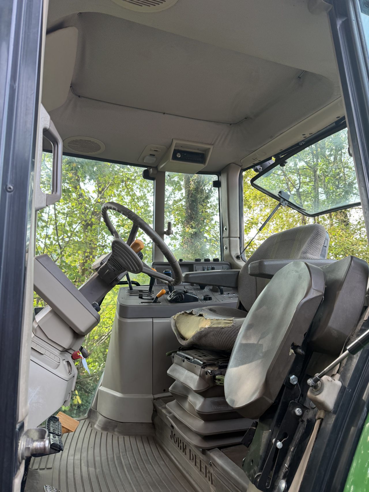 John Deere 6130