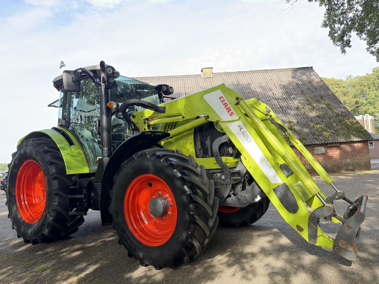 Claas Arion 440 CIS met maar 1860 uur