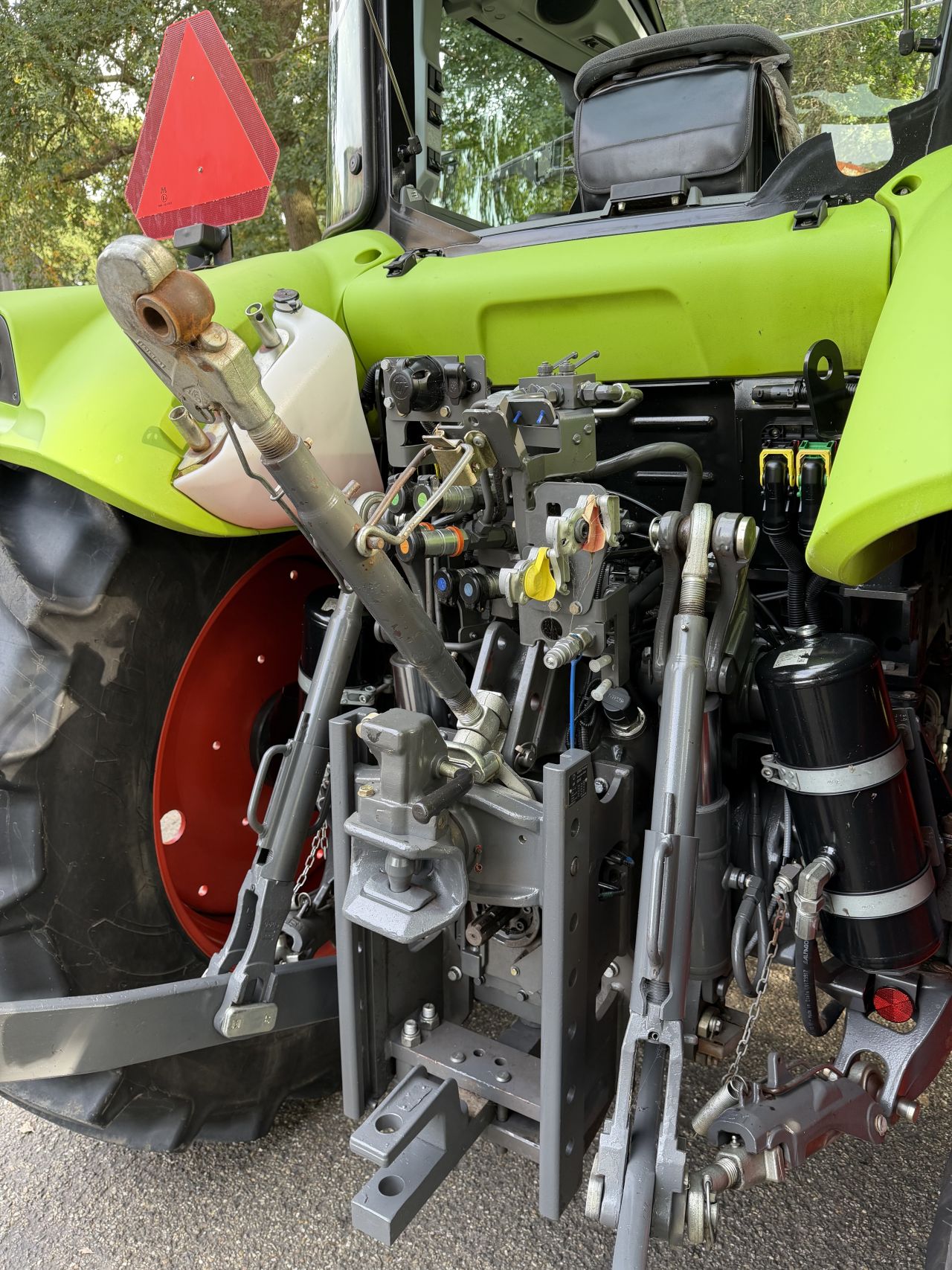 Claas Arion 440 CIS met maar 1860 uur