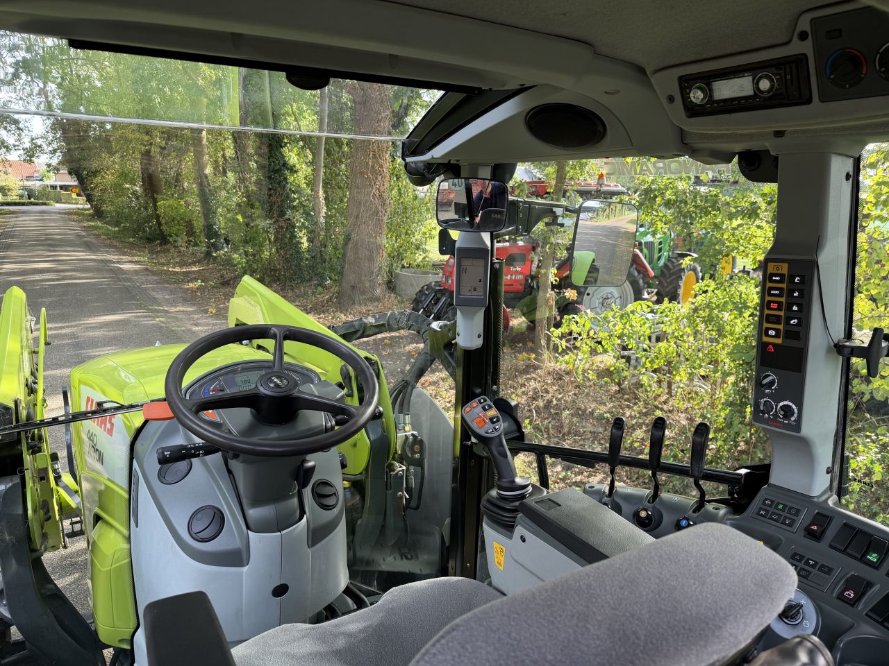 Claas Arion 440 CIS met maar 1860 uur