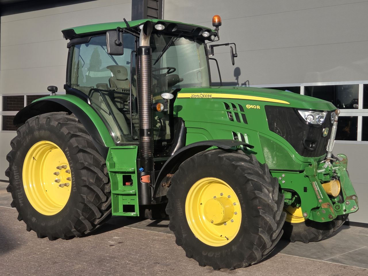 John Deere 6140R
