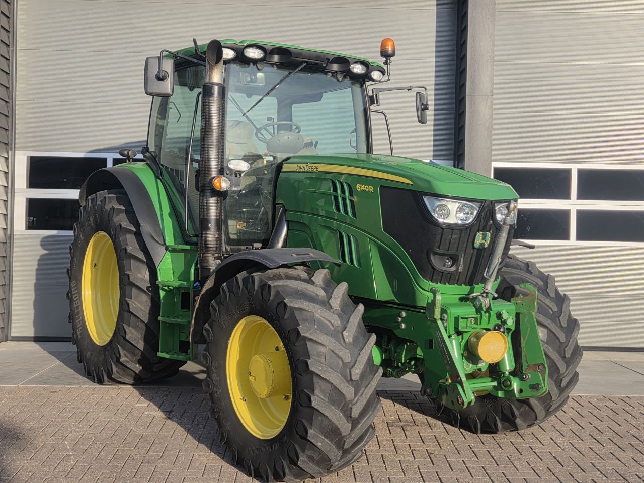 John Deere 6140R