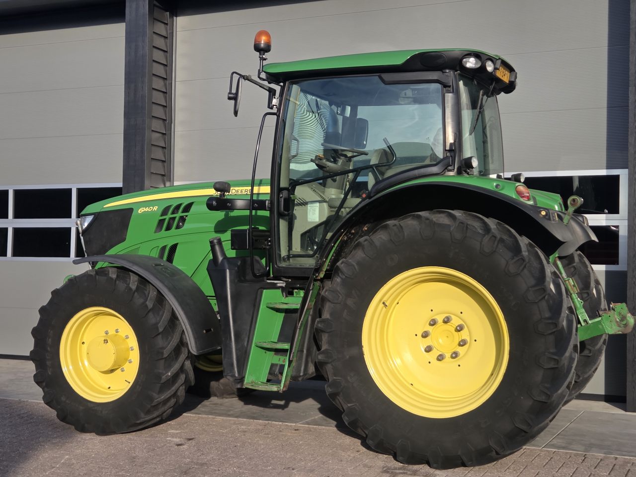 John Deere 6140R