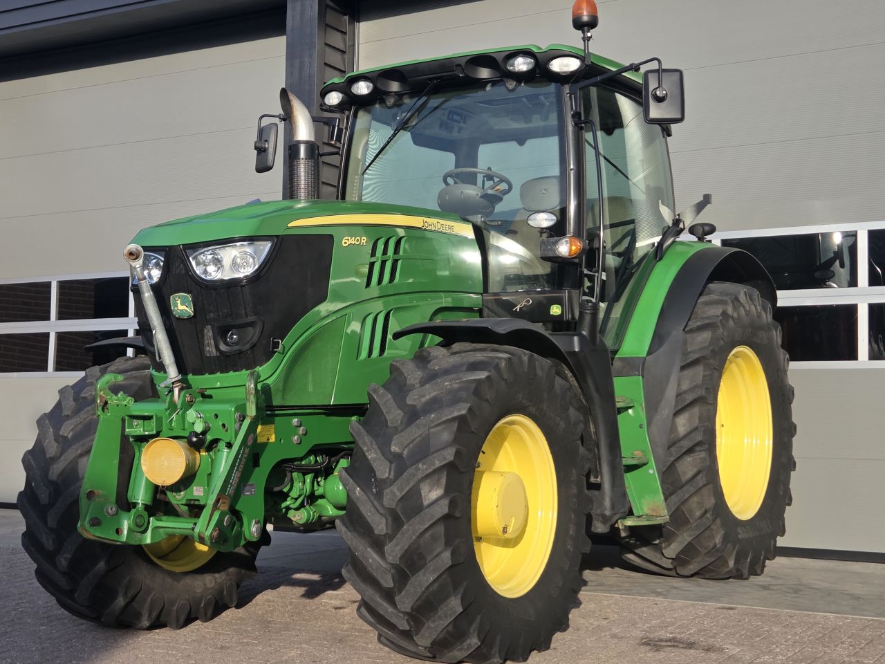 John Deere 6140R