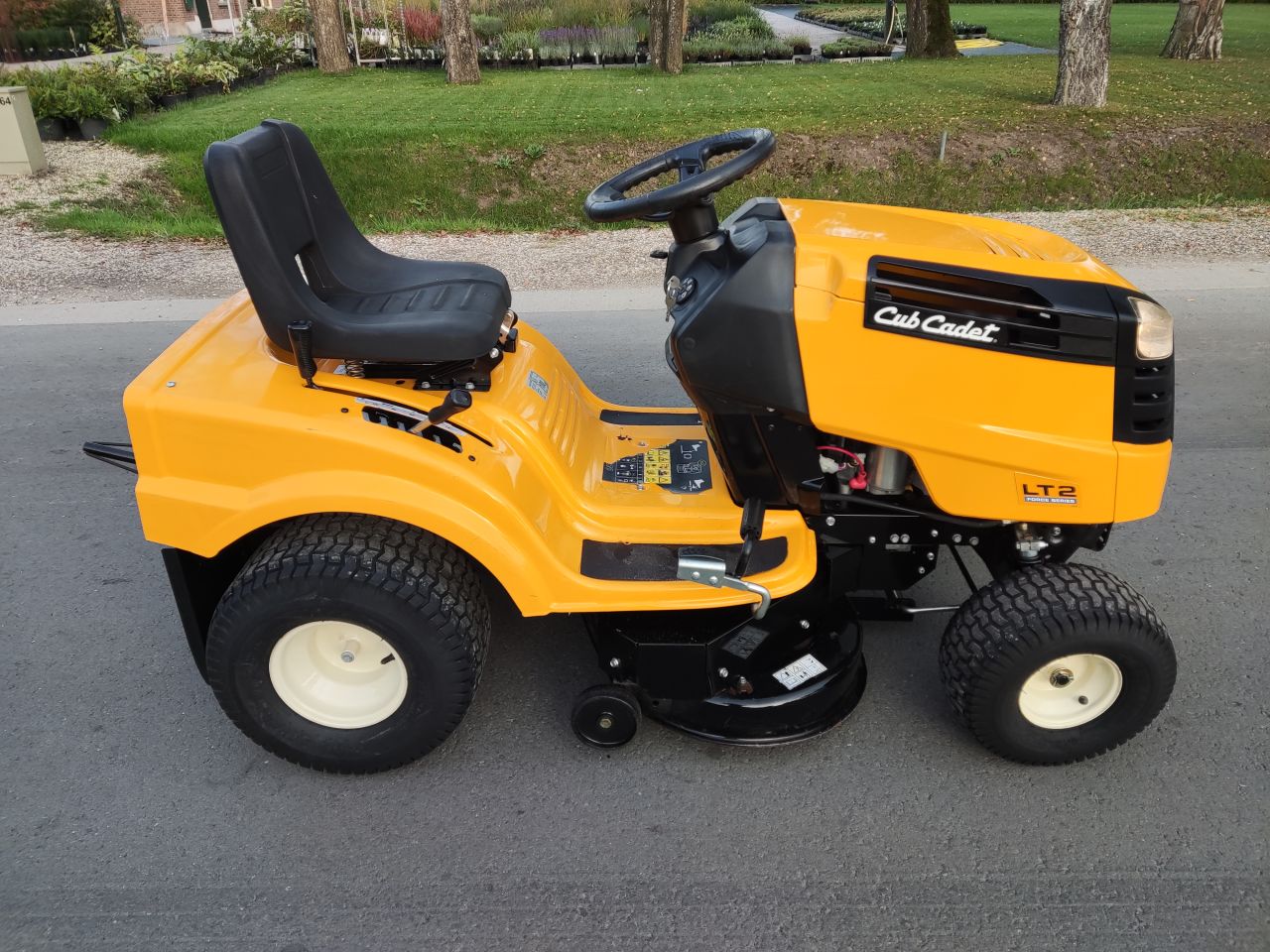 CUB CADET zitmaaier (type LT2 NR92, 439 cc., 92 cm. (mulch))