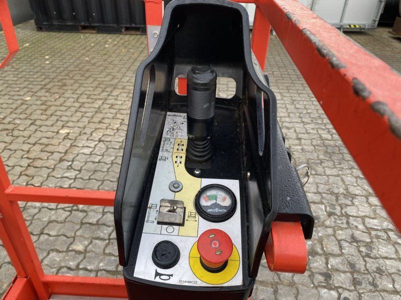 Skyjack SJ16