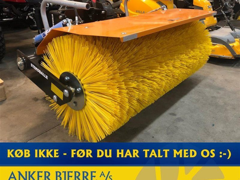 Yanmar YT 235H 4WD inkl. frontlift med PTO og 130 cm GMR fejemaskine