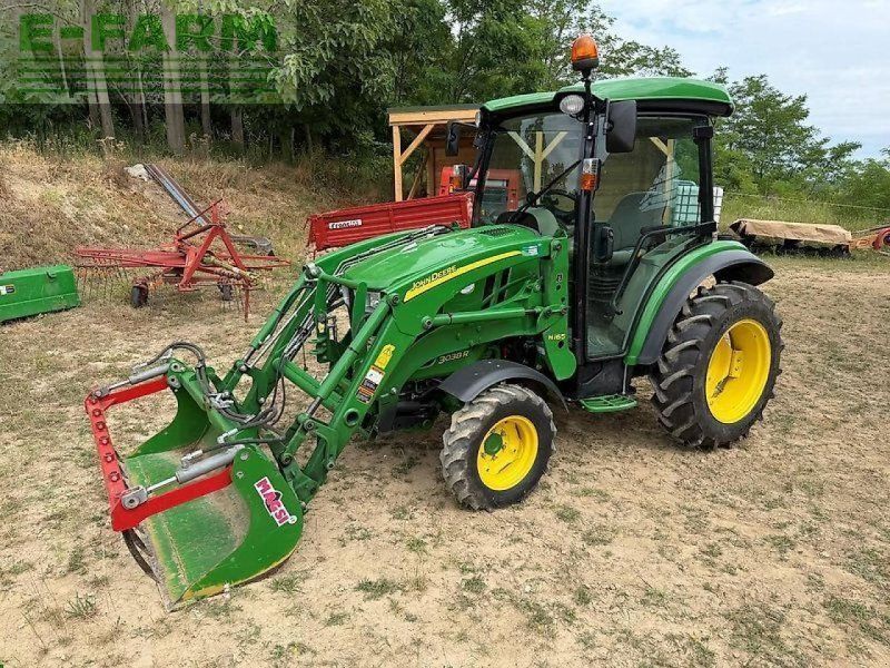 John Deere 3038r