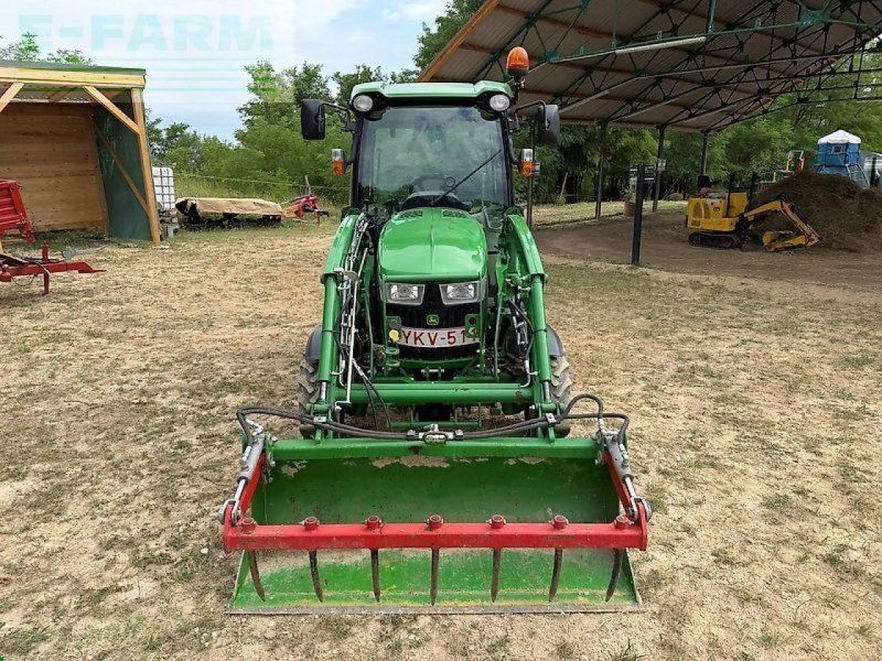 John Deere 3038r