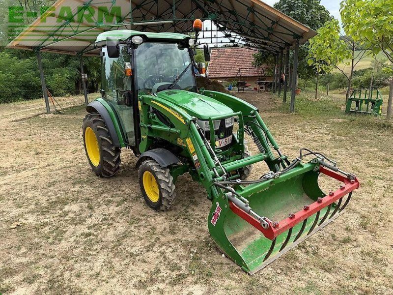 John Deere 3038r