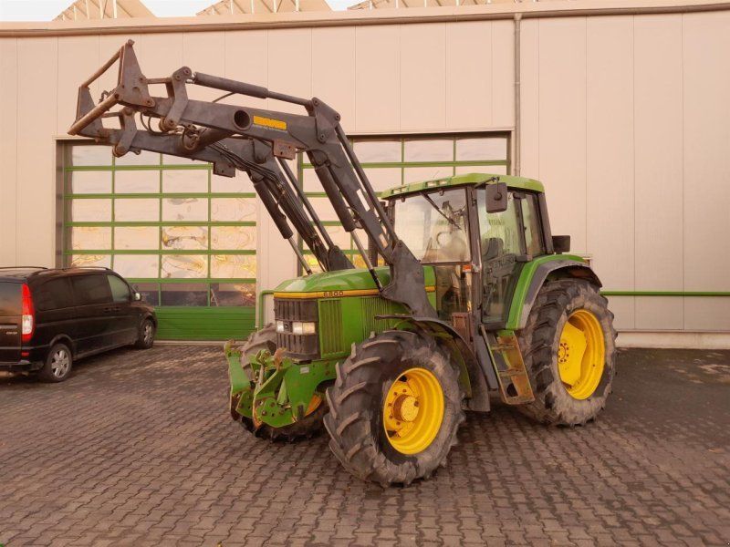 John Deere 6800