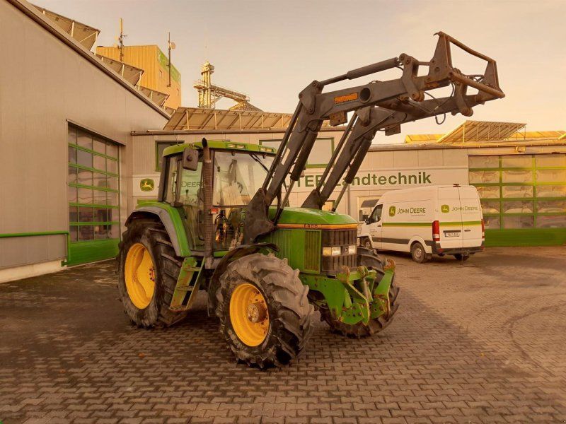 John Deere 6800